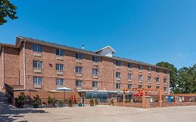 Rodeway Inn Branson, Brick House